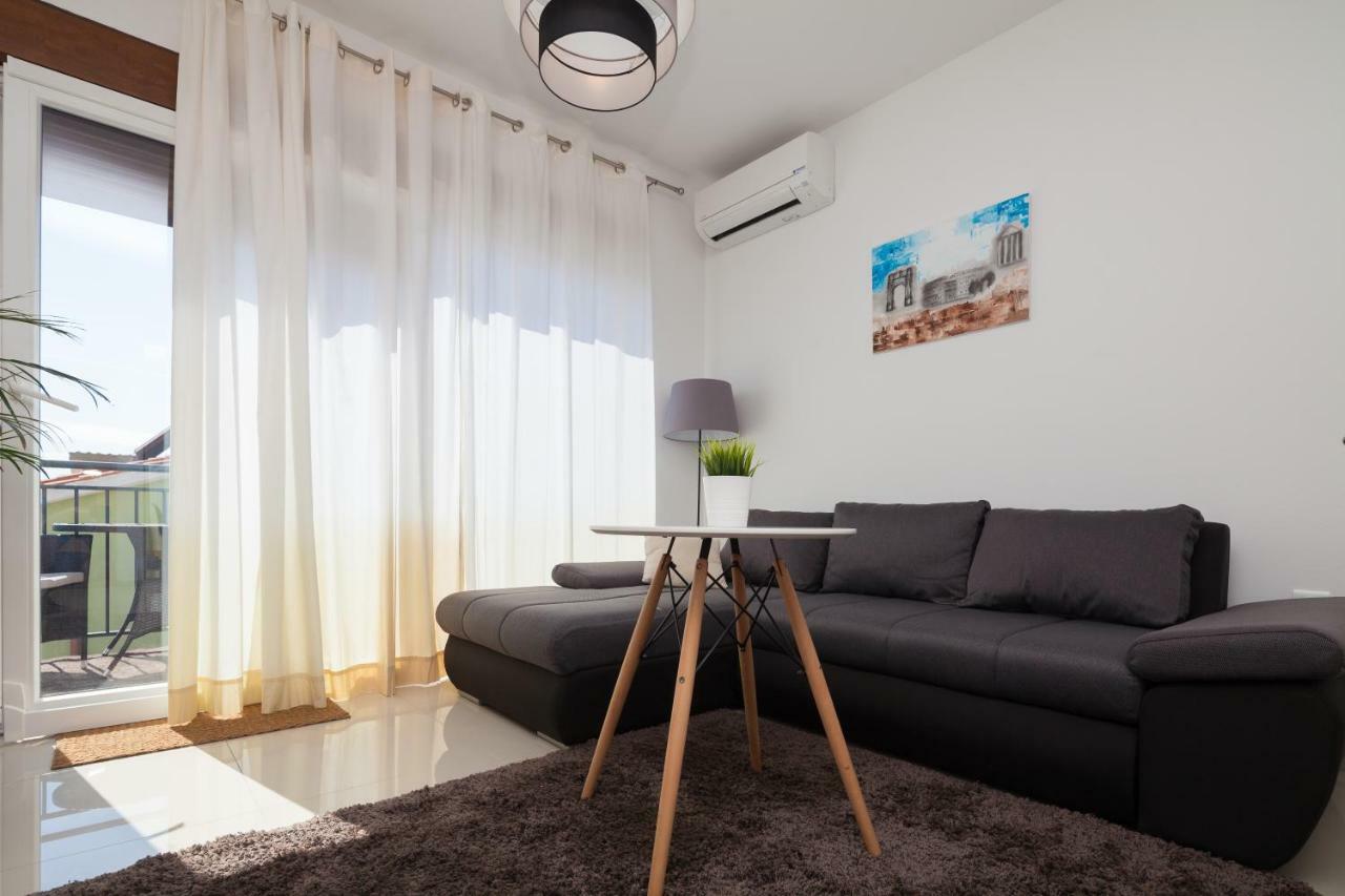Luxury Apartment With Private Rooftop Terrace Pula Exterior photo