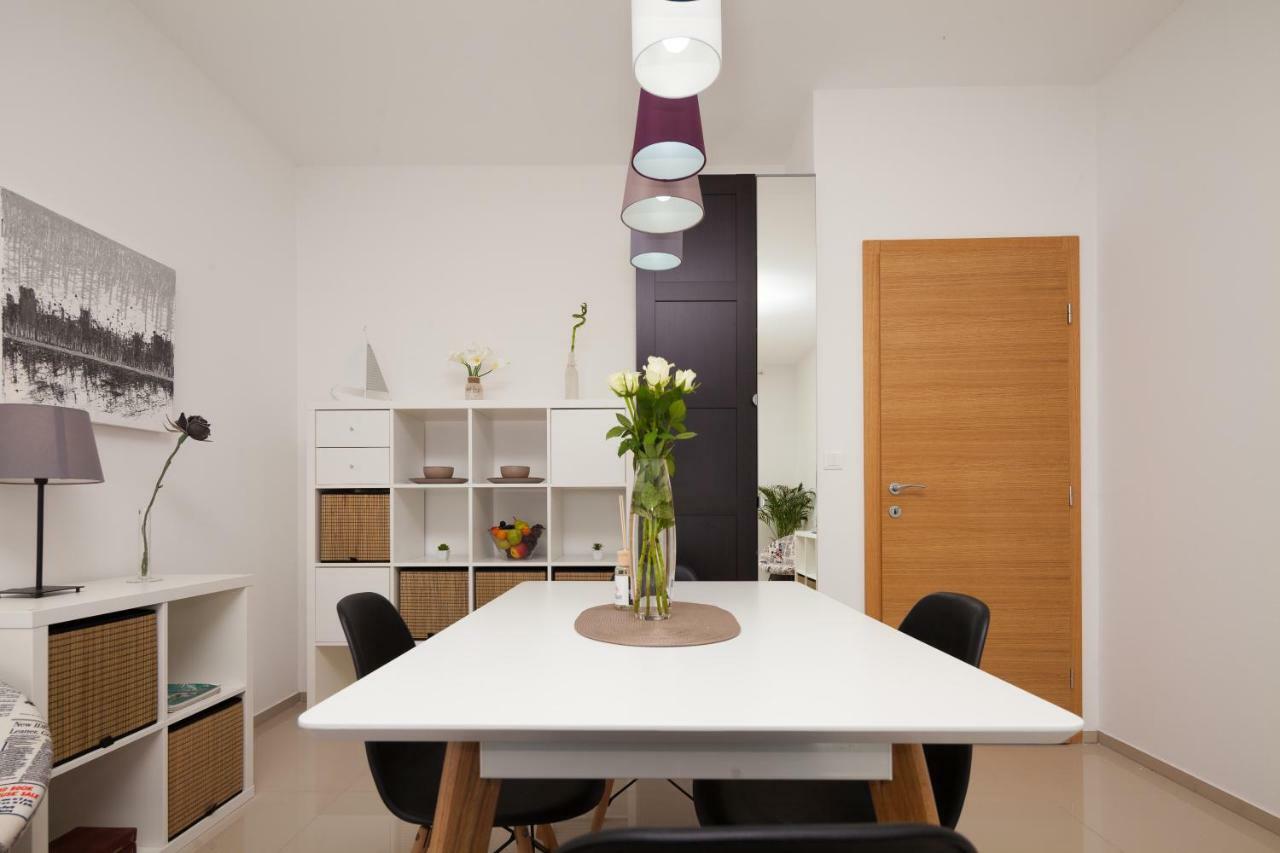 Luxury Apartment With Private Rooftop Terrace Pula Exterior photo