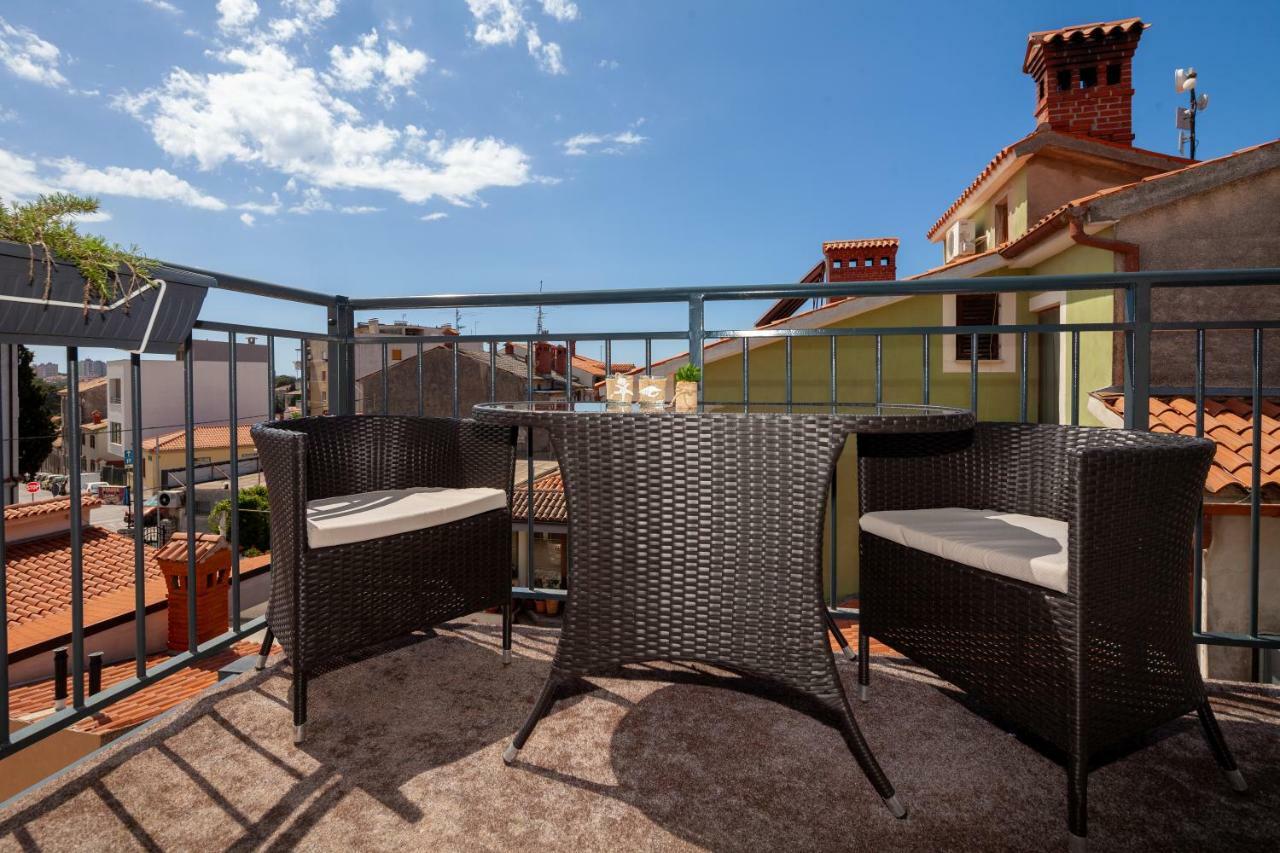 Luxury Apartment With Private Rooftop Terrace Pula Exterior photo