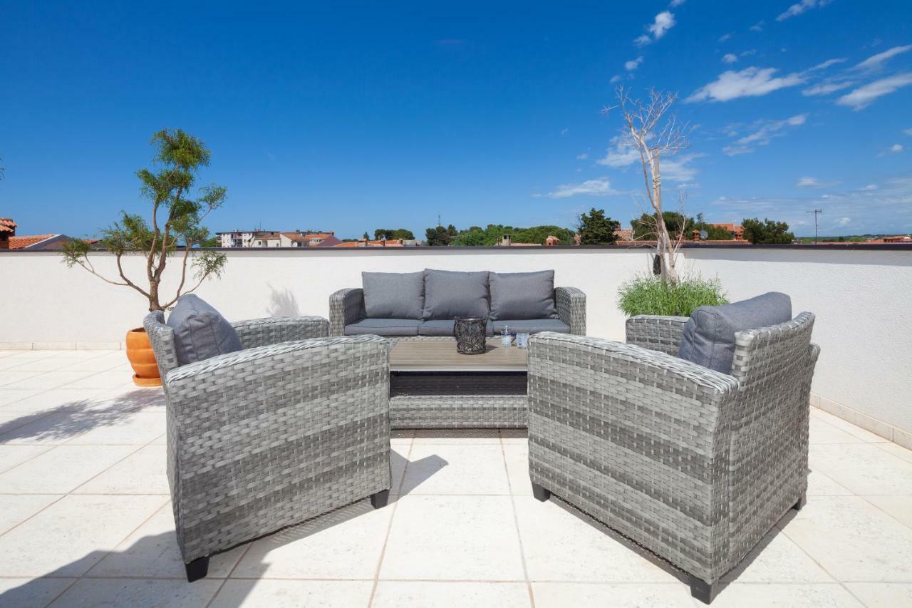 Luxury Apartment With Private Rooftop Terrace Pula Exterior photo