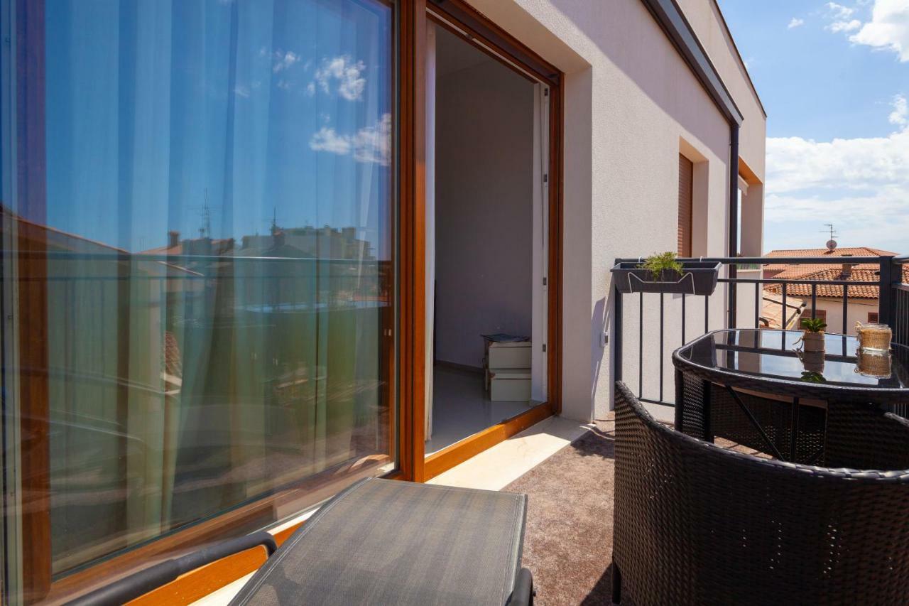 Luxury Apartment With Private Rooftop Terrace Pula Exterior photo