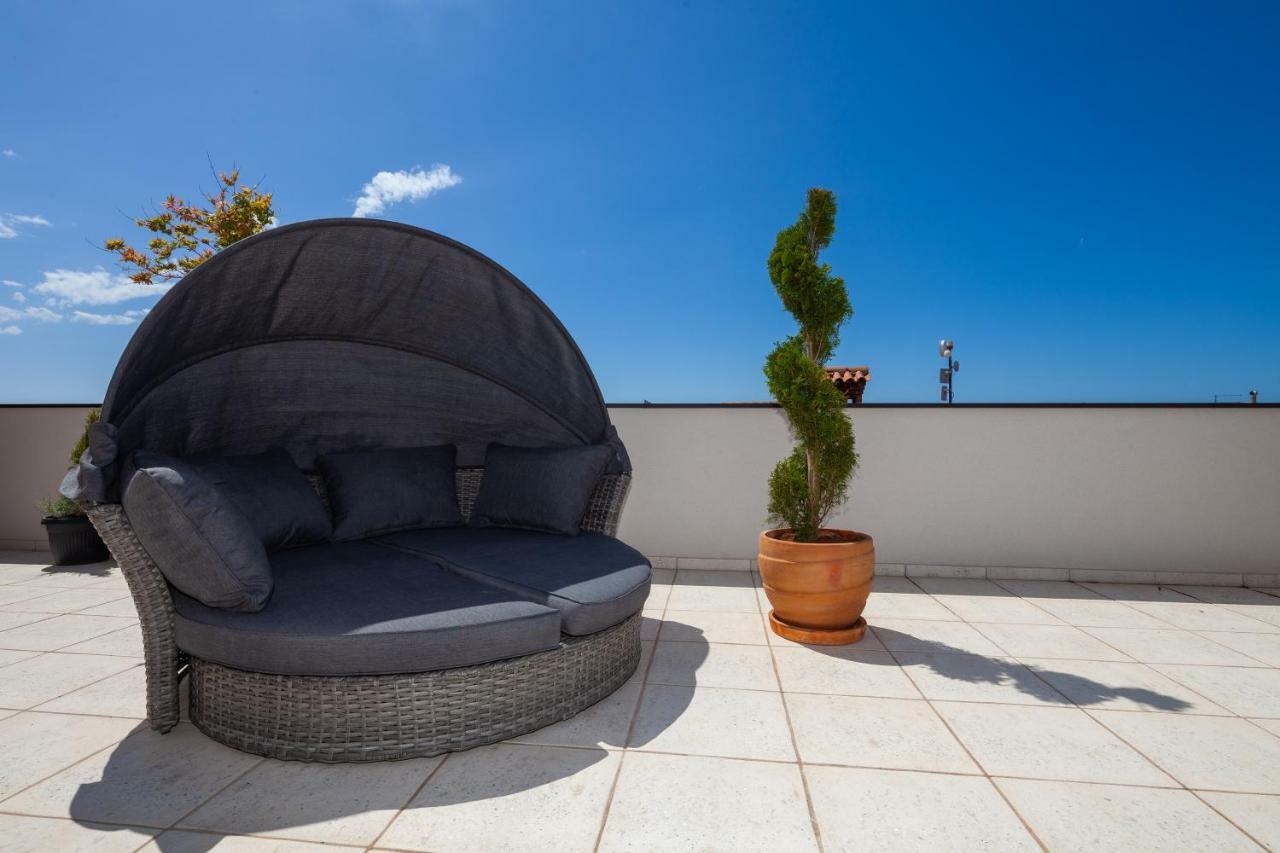 Luxury Apartment With Private Rooftop Terrace Pula Exterior photo