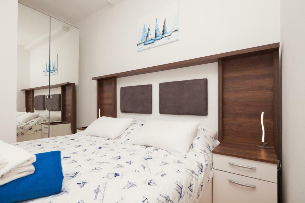 Luxury Apartment With Private Rooftop Terrace Pula Exterior photo