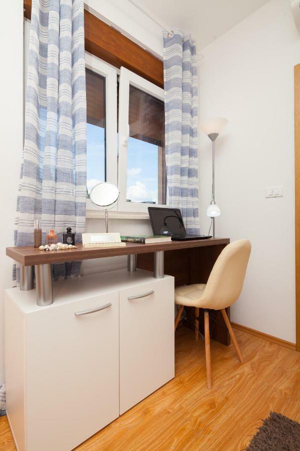 Luxury Apartment With Private Rooftop Terrace Pula Exterior photo