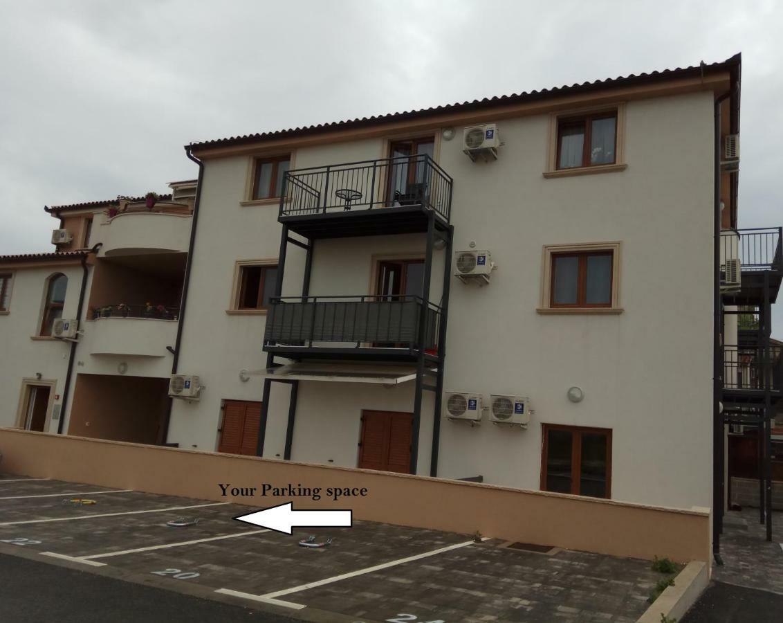 Luxury Apartment With Private Rooftop Terrace Pula Exterior photo